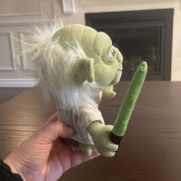 Star Wars Yoda Plush Lucasfilms Ltd Excellent Condition with Lightsaber 8” - Picture 4 of 7